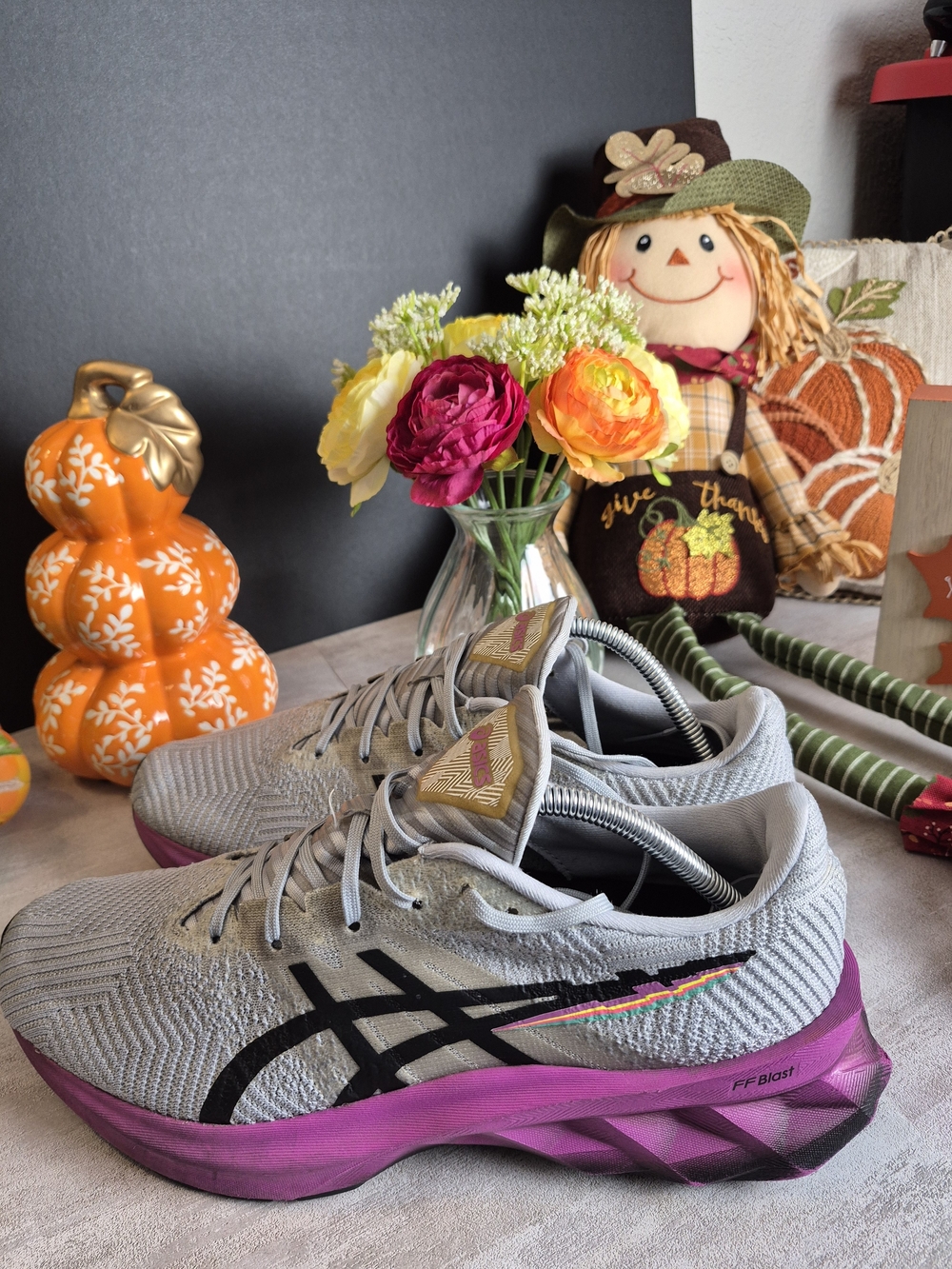 ASICS Women's Novablast Light Gray Running Shoes with Purple Midsole.Size 11